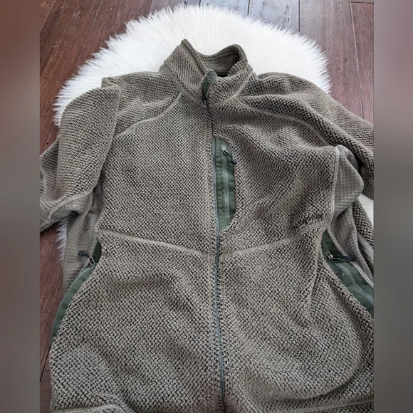Patagonia Men’s 2009 MARS R2 Regulator Army Green Fleece Jacket XL - Picture 7 of 9
